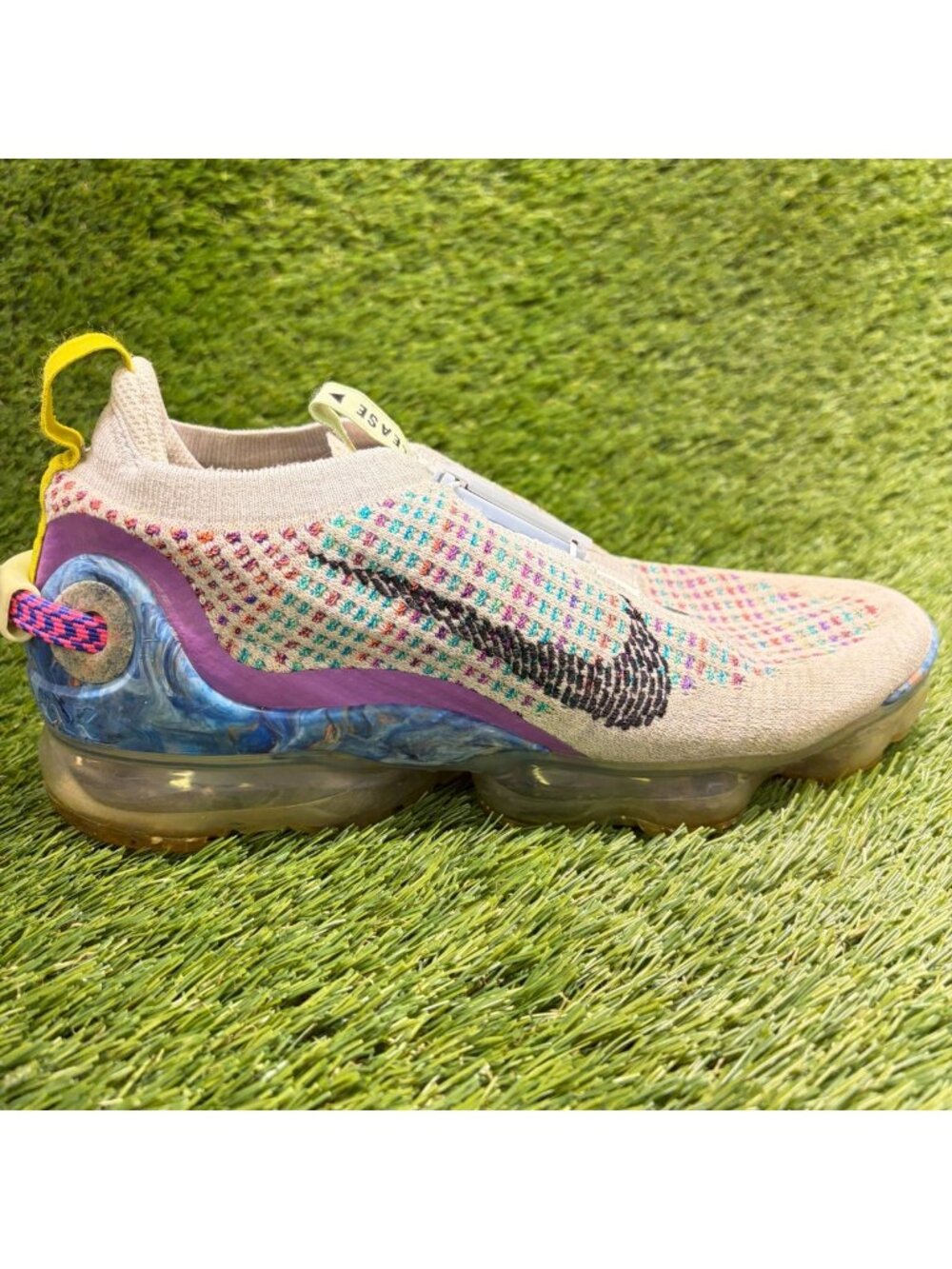 Nike Air Vapormax 2020 Flyknit Mens Size 7.5 Gray Purple Running Shoes Sneakers